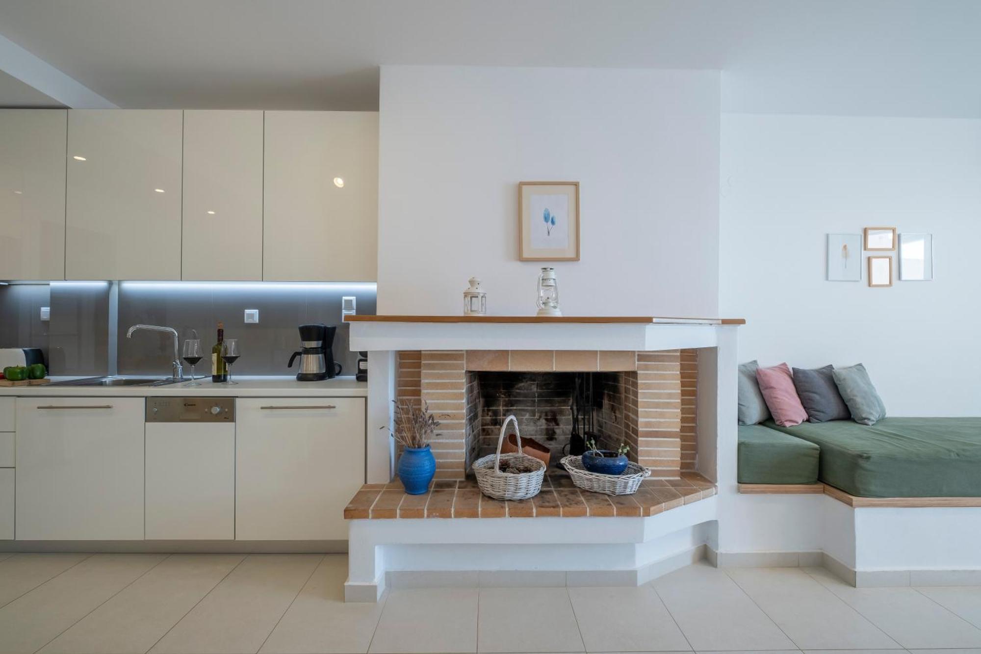 Luxurioeses Apartment Mit Einem Schlafzimmer Direkt Am Wasser, Meerblick Kivérion Exterior foto